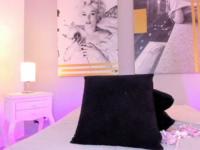 AlannaViera live cam on BongaCams