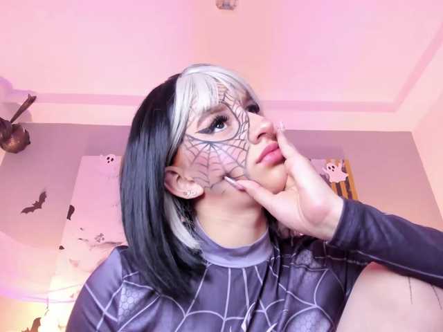 AlannaViera live cam on BongaCams