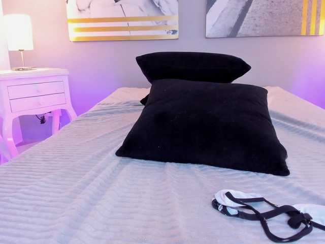 AlannaViera live cam on BongaCams