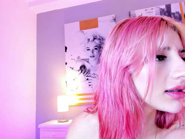 AlannaViera live cam on BongaCams