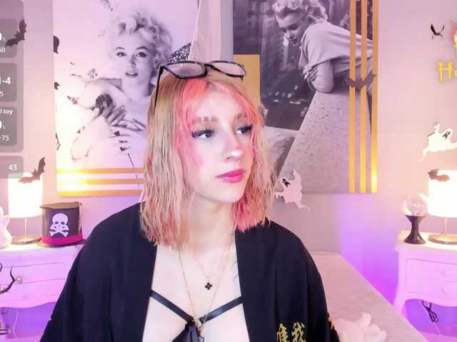 AlannaViera live cam on BongaCams