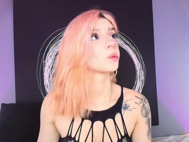 AlannaViera live cam on BongaCams