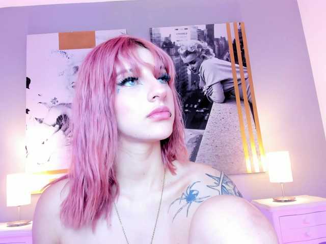 AlannaViera live cam on BongaCams