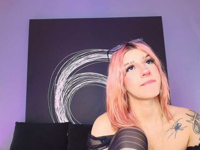 AlannaViera live cam on BongaCams