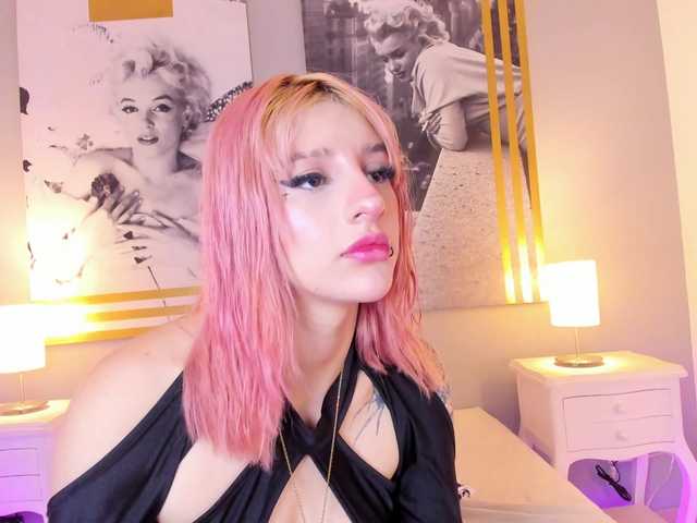 AlannaViera live cam on BongaCams