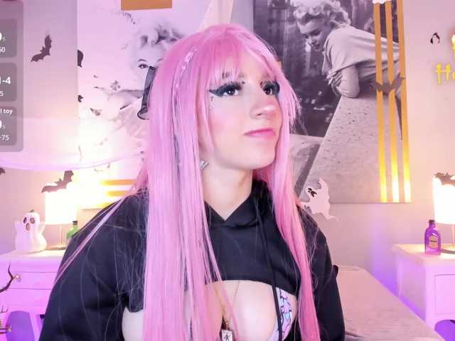 AlannaViera live cam on BongaCams