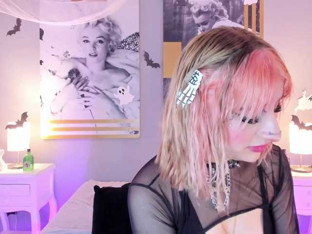 AlannaViera live cam on BongaCams