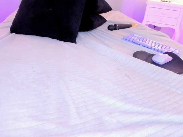 AlannaViera live cam on BongaCams