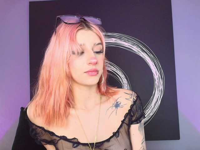 AlannaViera live cam on BongaCams