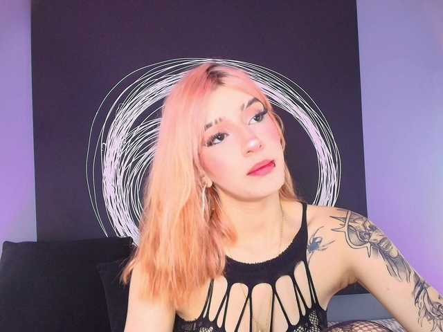 AlannaViera live cam on BongaCams