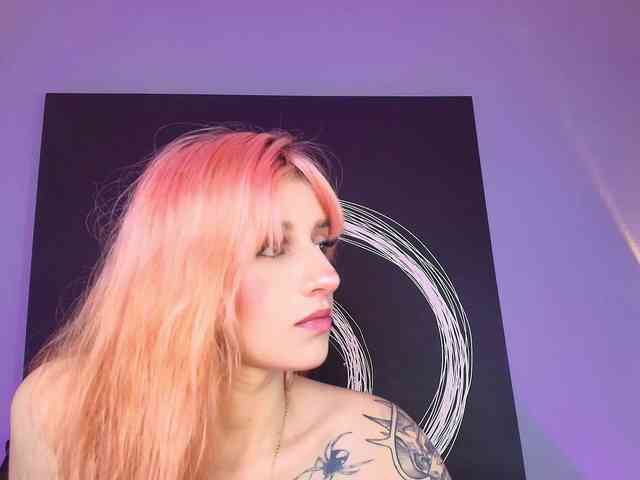 AlannaViera webcam