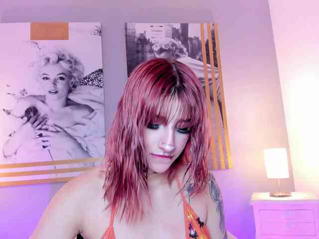 alannaviera's live room
