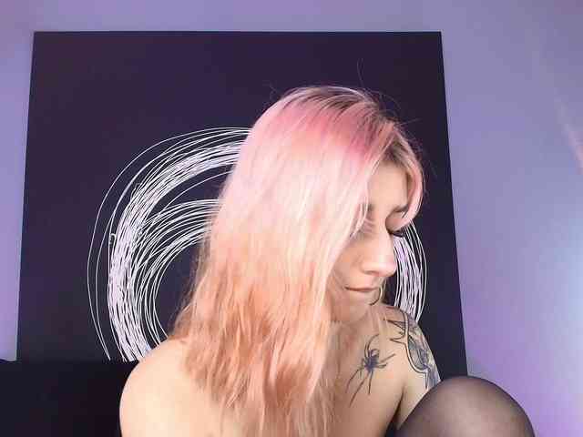 AlannaViera webcam