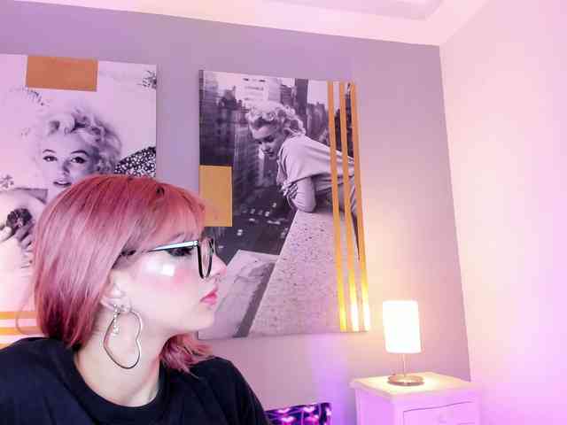alannaviera's live room