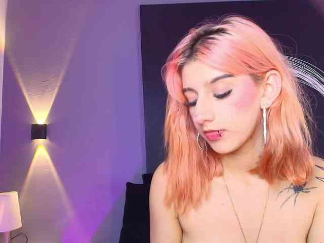 AlannaViera webcam