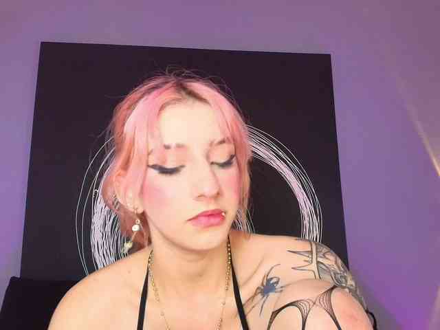 AlannaViera webcam