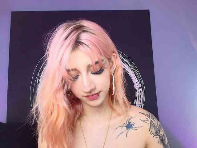 AlannaViera webcam
