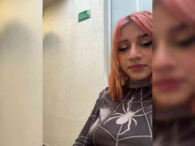 AlannaViera webcam
