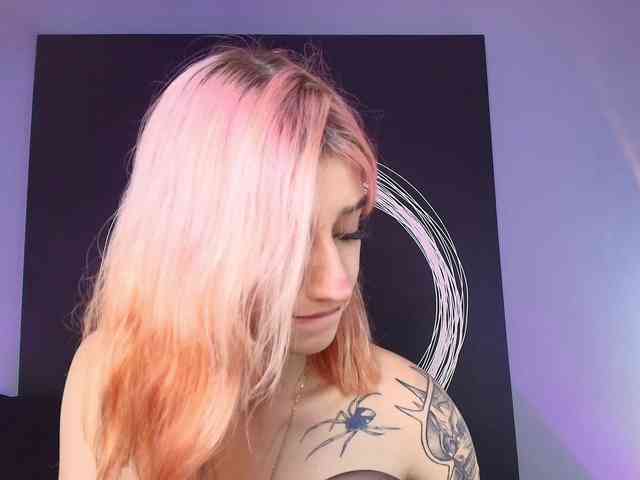 AlannaViera webcam