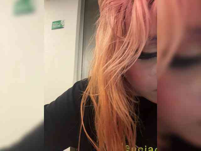 AlannaViera webcam
