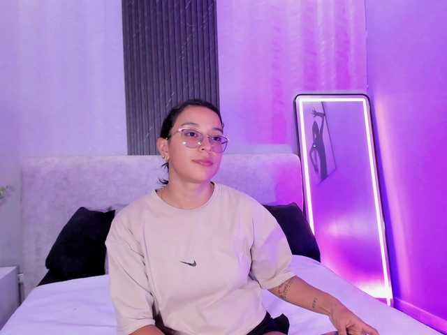 zoee-martiins live cam on BongaCams