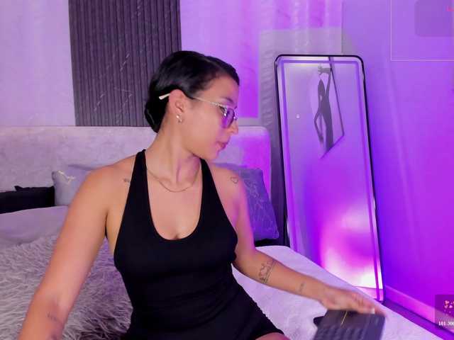 zoee-martiins live cam on BongaCams