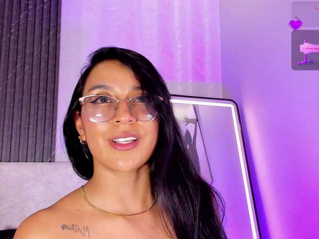 zoee-martiins live cam on BongaCams