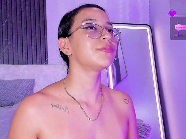 zoee-martiins live cam on BongaCams