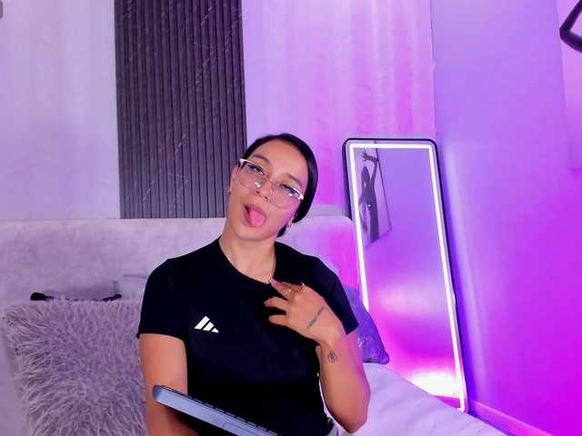 zoee-martiins live cam preview