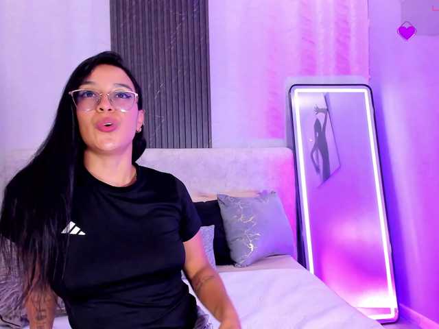 zoee-martiins live cam on BongaCams