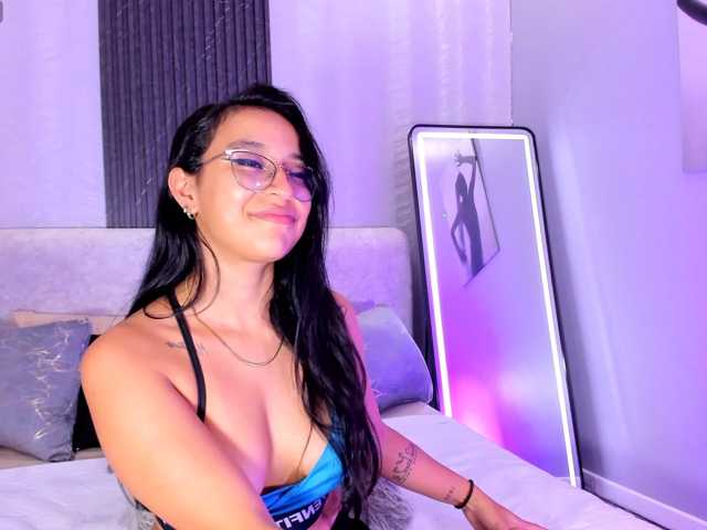zoee-martiins live cam on BongaCams