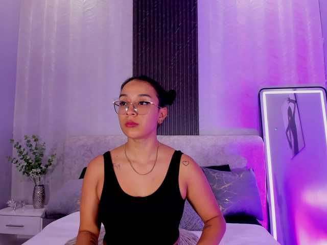 zoee-martiins live cam on BongaCams