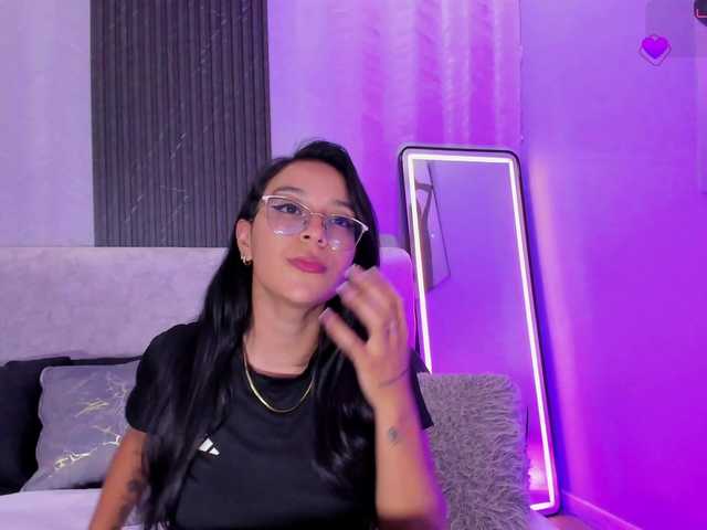 zoee-martiins live cam on BongaCams