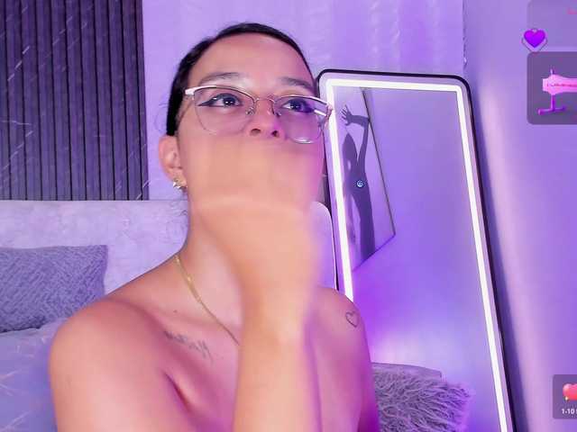 zoee-martiins live cam on BongaCams