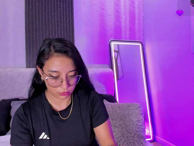 zoee-martiins live cam on BongaCams