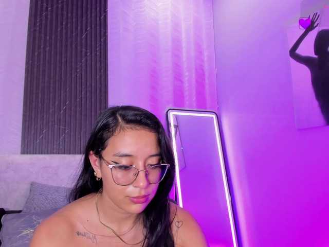 zoee-martiins live cam on BongaCams