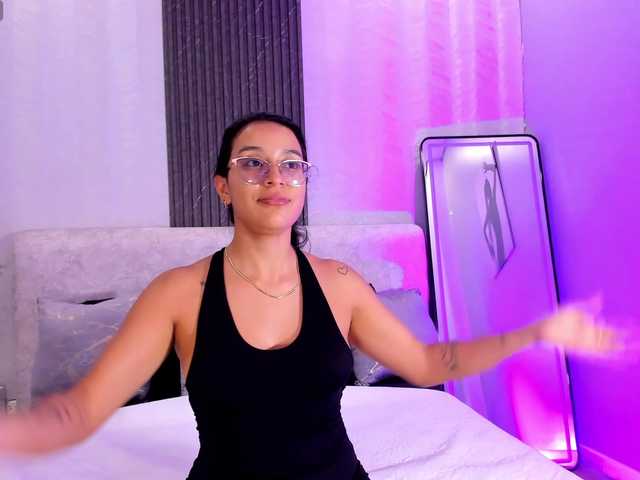 zoee-martiins live cam on BongaCams