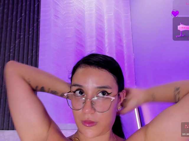 zoee-martiins live cam on BongaCams