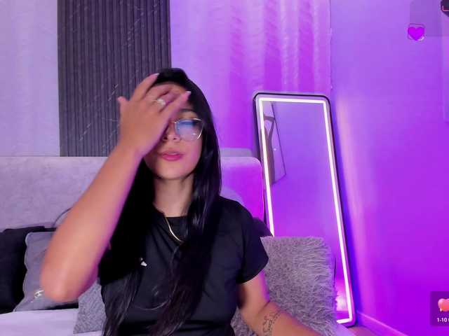 zoee-martiins live cam on BongaCams