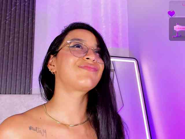 zoee-martiins Live Webcam on BongaCams