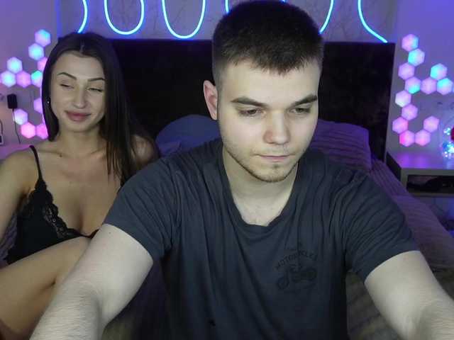VikkiAndGeorge live cam on BongaCams