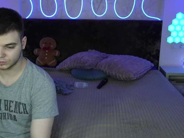 VikkiAndGeorge's BongaCams show and profile