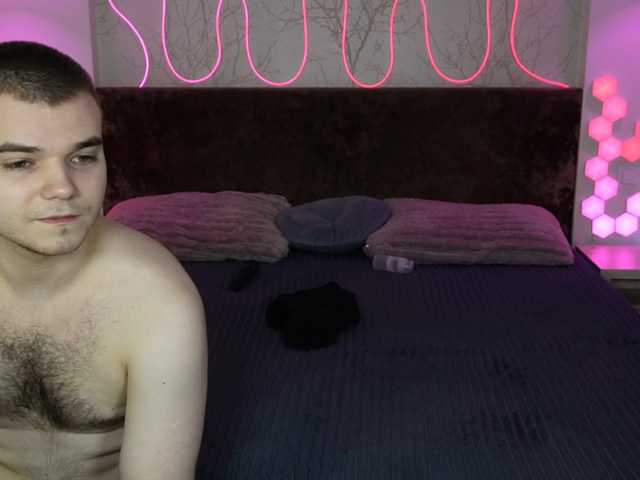 VikkiAndGeorge live cam on BongaCams