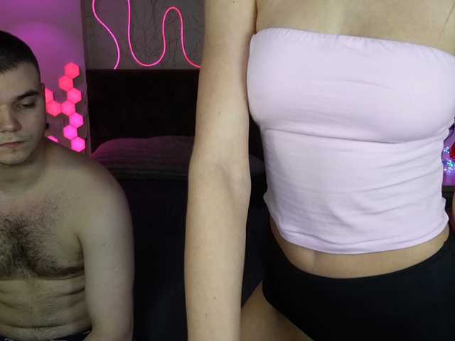 VikkiAndGeorge live cam on BongaCams