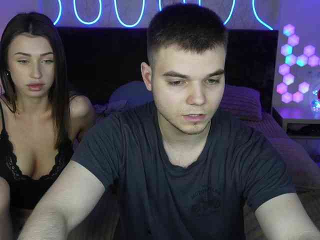 VikkiAndGeorge webcam