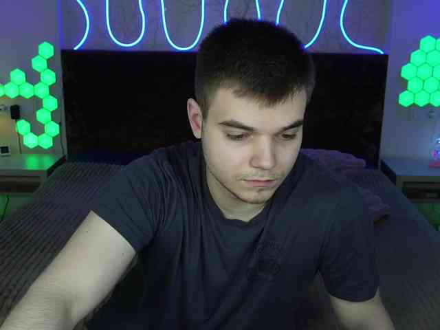 VikkiAndGeorge webcam