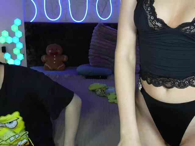 VikkiAndGeorge webcam