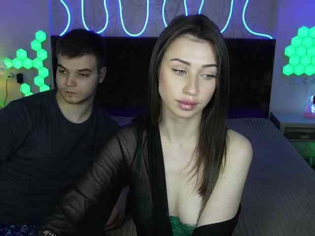 VikkiAndGeorge webcam