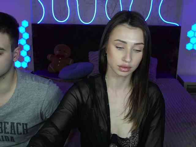 VikkiAndGeorge webcam