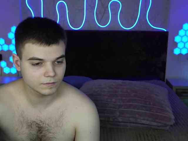 VikkiAndGeorge webcam